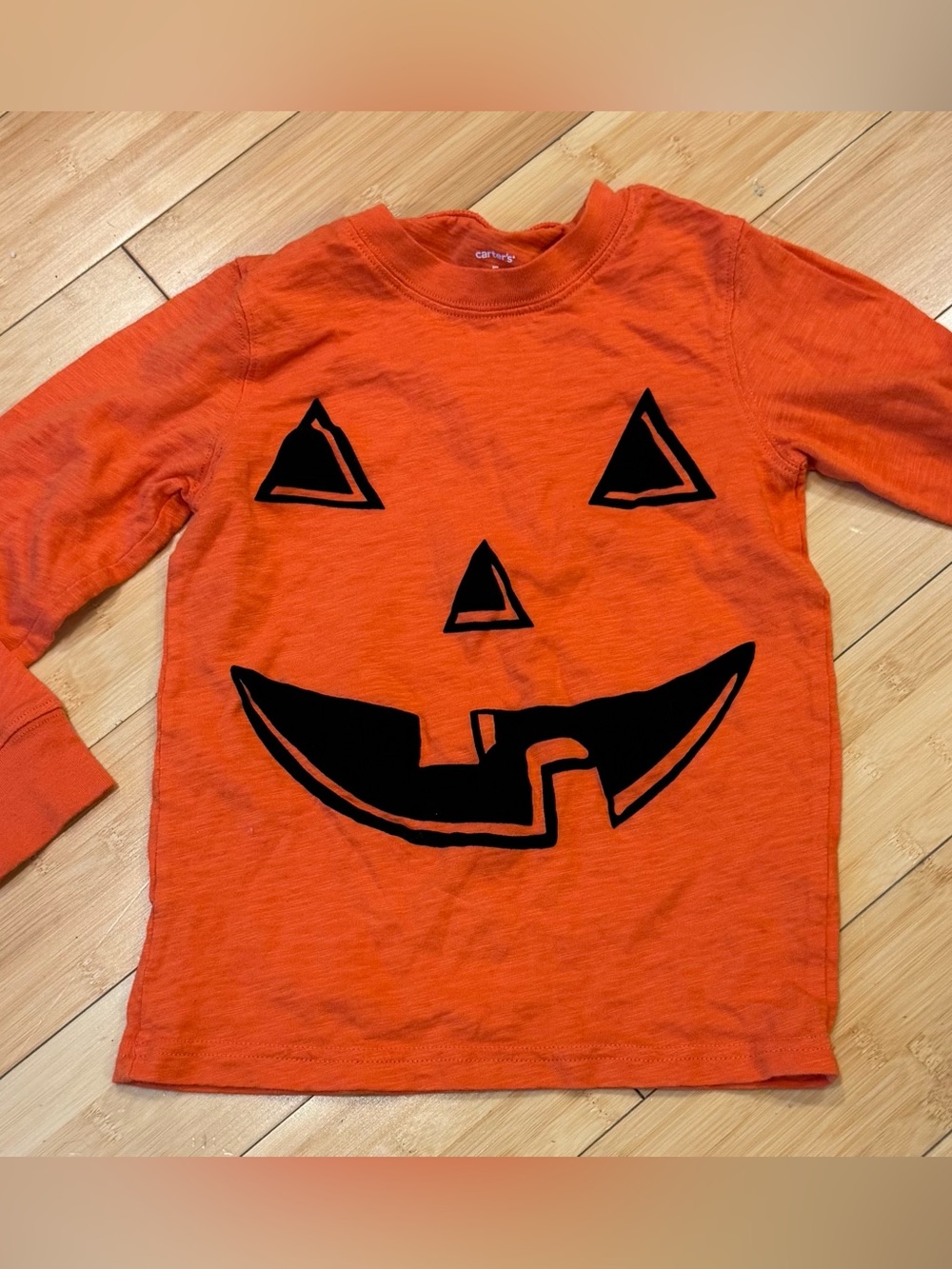LIKE NEW! Carter’s Kids Graphic Orange Jack-o-Lantern Face Long Sleeve Tee Sz 5
